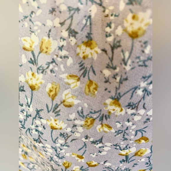 LN ASTR BLUE DITSY BLOUSE. FULLY LINED, RUFFLED FRONT, LONG SLEEVE-SMOCKED CUFF - Picture 5 of 8